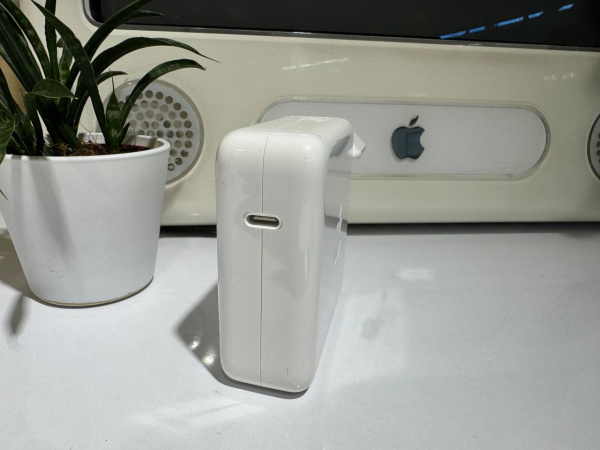 Apple USB-C Power Adapter 67W Б/У