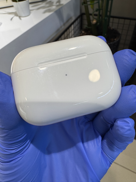 Зарядный кейс для наушников Apple Airpods Pro (2-го поколения c USB-C) Б/У