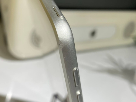 Apple iPad 6 32Gb Wi-Fi Silver Б/У