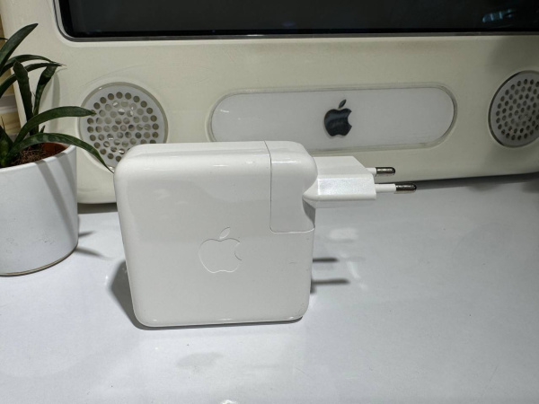Apple USB-C Power Adapter 67W Б/У