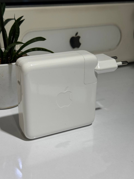Apple USB-C Power Adapter 96W Б/У