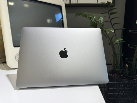 Apple MacBook Air 13 M1 (8-core CPU / 7-core GPU) / RAM 16GB / SSD 256GB Space Gray Б/У
