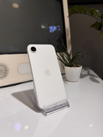 Apple iPhone 16e 128GB White Б/У