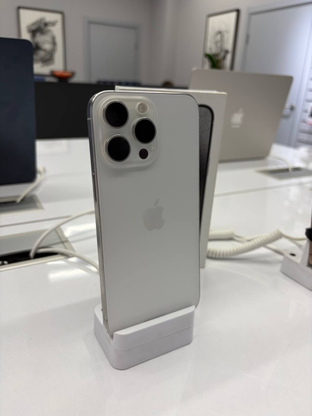 Apple iPhone 15 Pro Max 256GB White Titanium Б/У