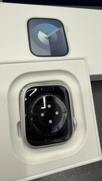 Apple Watch Series 9 41mm Silver Aluminum Case with Winter Blue Loop Band (GPS) Б/у
