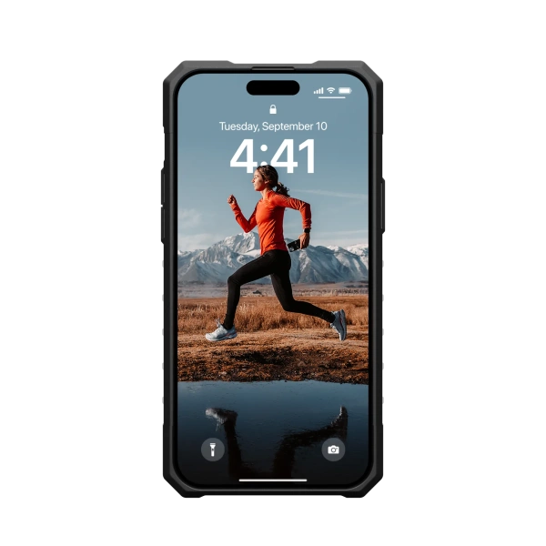 Защитный чехол UAG Plasma iPhone 15 Plus Ice