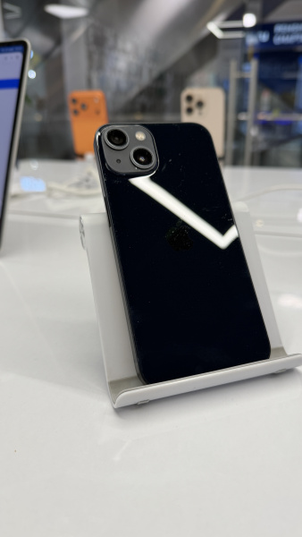 Apple iPhone 13 128GB Midnight Б/У