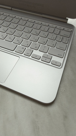 Apple Magic Keyboard для iPad Pro 11 2024-2025 с русской гравировкой White (Уцененная)