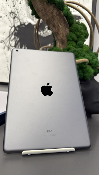 Apple iPad 10.2 (2021) Wi-Fi 64Gb Space Gray Б/У