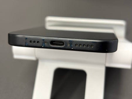 Apple iPhone 15 128GB Black Б/У