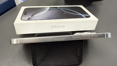 Apple iPhone 16 Pro Max 512GB White Titanium Б/У