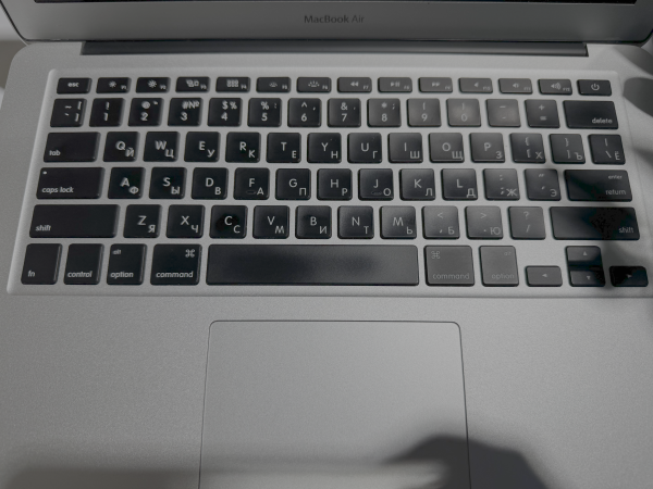 Apple MacBook Air 13 (2015) Core i5 1,6 ГГц, 8 ГБ, 256 ГБ Б/у MMGG2LL/A