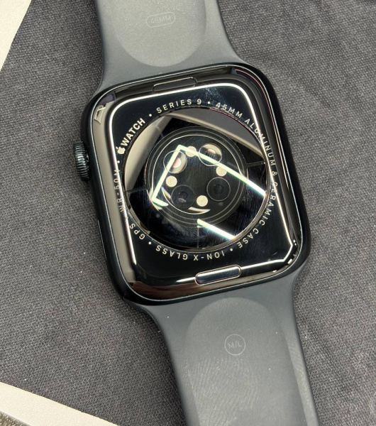 Apple Watch Series 9 45mm Midnight Aluminum Case with Midnight Sport Band (GPS) (размер M/L) Б/У