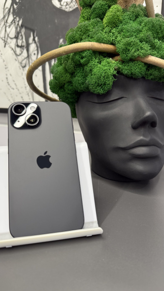 Apple iPhone 15 128GB Black Б/У