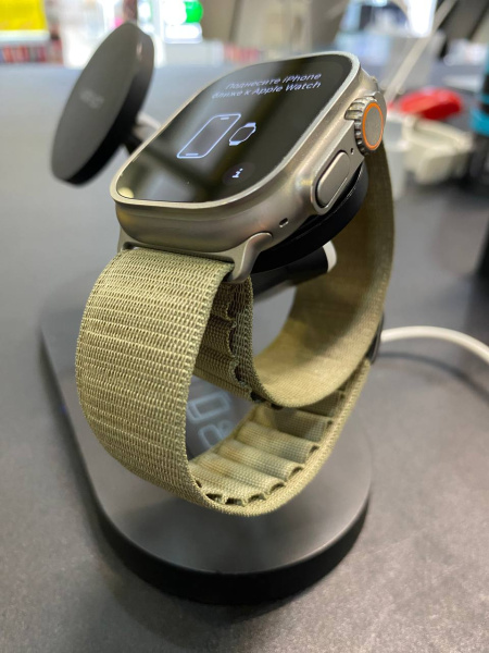 Apple Watch Ultra 2 49mm Natural Titanium Case with Olive Alpine Loop Band (GPS + Cellular) Б/У