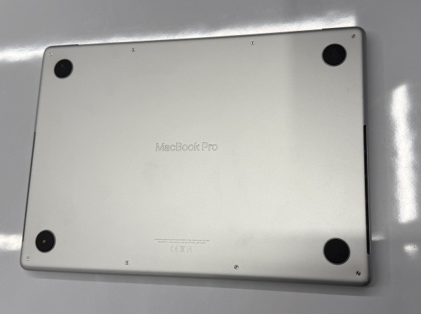 Apple MacBook Pro 14" M1 Pro (10-core CPU, 16-core GPU) / RAM 16GB / SSD 1TB Silver Б/У