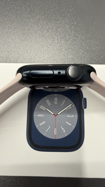 Apple Watch Series 8 41mm Midnight Aluminum Case with Light Pink Sport Band (размер S/M) Б/У