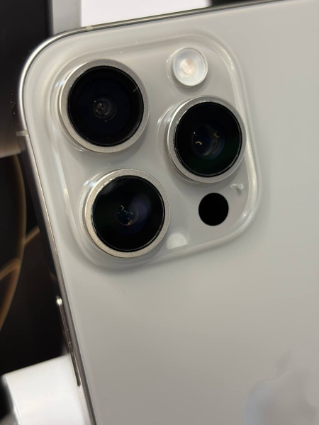 Apple iPhone 16 Pro Max 256GB Natural Titanium Б/У