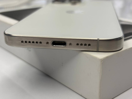 Apple iPhone 15 Pro Max 256GB White Titanium Б/У