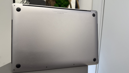 Apple MacBook Pro Touch Bar 15" (2018) i7 2,6 ГГц 16ГБ / 512ГБ SSD Space Gray Б/У