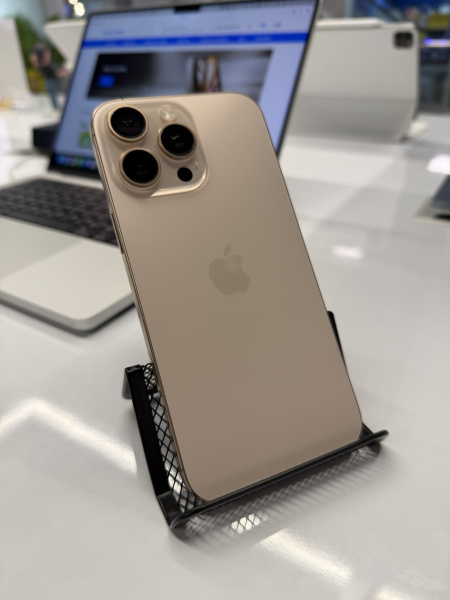 Apple iPhone 16 Pro Max 256GB Desert Titanium Б/У