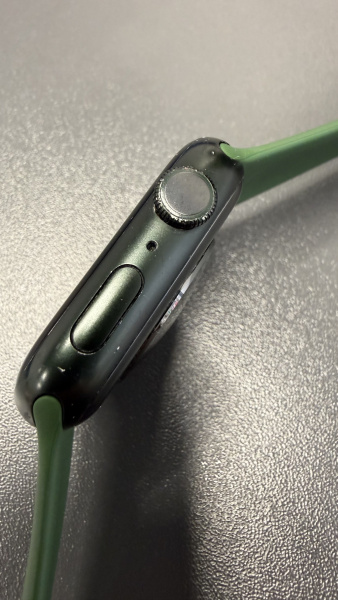 Apple Watch Series 7 45mm Green Aluminum Case with Clover Sport Band Б/У