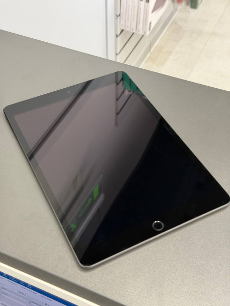 Apple iPad 10.2 (2021) Wi-Fi 64Gb Space Gray Б/У