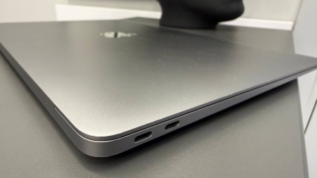 Apple MacBook Air 13 M1 (8-core CPU / 7-core GPU) / RAM 8GB / SSD 256GB Space Gray Б/У