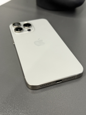 Apple iPhone 15 Pro Max 256GB Natural Titanium Б/У