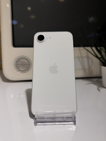 Apple iPhone 16e 128GB White Б/У