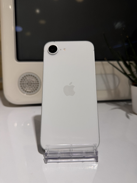 Apple iPhone 16e 128GB White Б/У