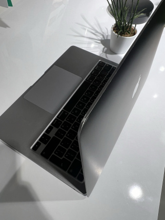 Apple MacBook Air 13 2020 Quad Core i7 1,2ГГц / 16ГБ / 1ТБ SSD Space Gray Б/у