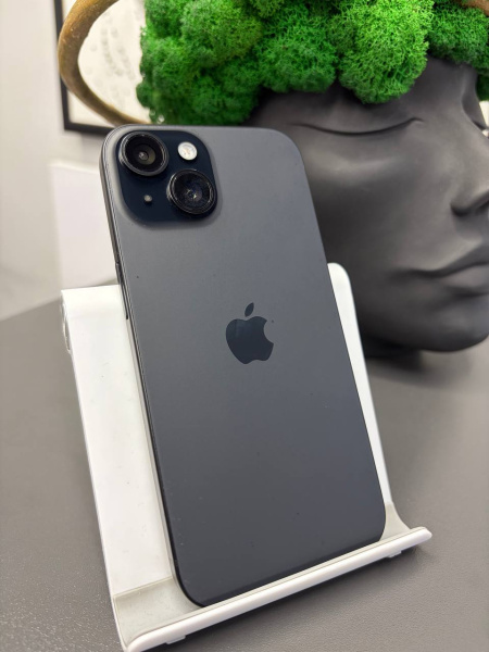 Apple iPhone 15 128GB Black Б/У