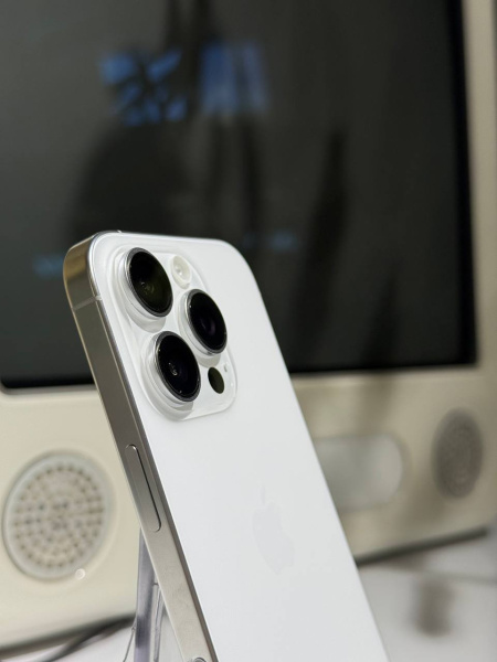 Смартфон Apple iPhone 16 Pro 256GB White Titanium (Уцененный)