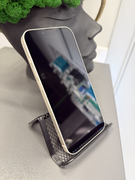 Apple iPhone 14 128GB Starlight DualSIM Б/У