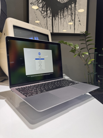 Apple MacBook Air 13 M1 (8-core CPU / 7-core GPU) / RAM 8GB / SSD 256GB Space Gray Б/У