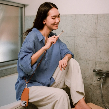 Защитный чехол Coehl Strap Merelle (MagSafe) для iPhone 17 Pro Pecan Brown